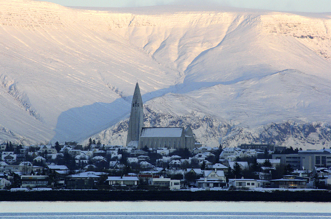 Esjan, Hallgrímskirkja_1064a.jpg